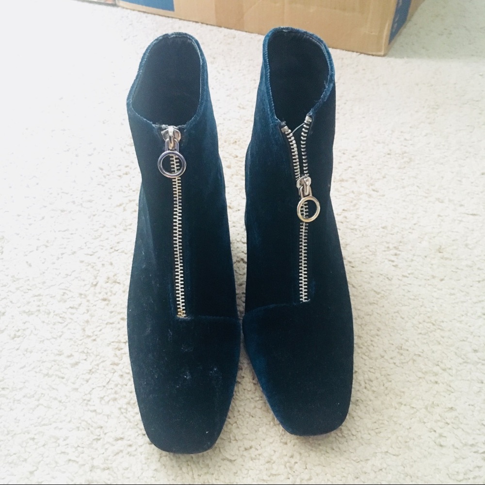 Zara Blue Velvet Ring Zip Bootie US 7 women’s
